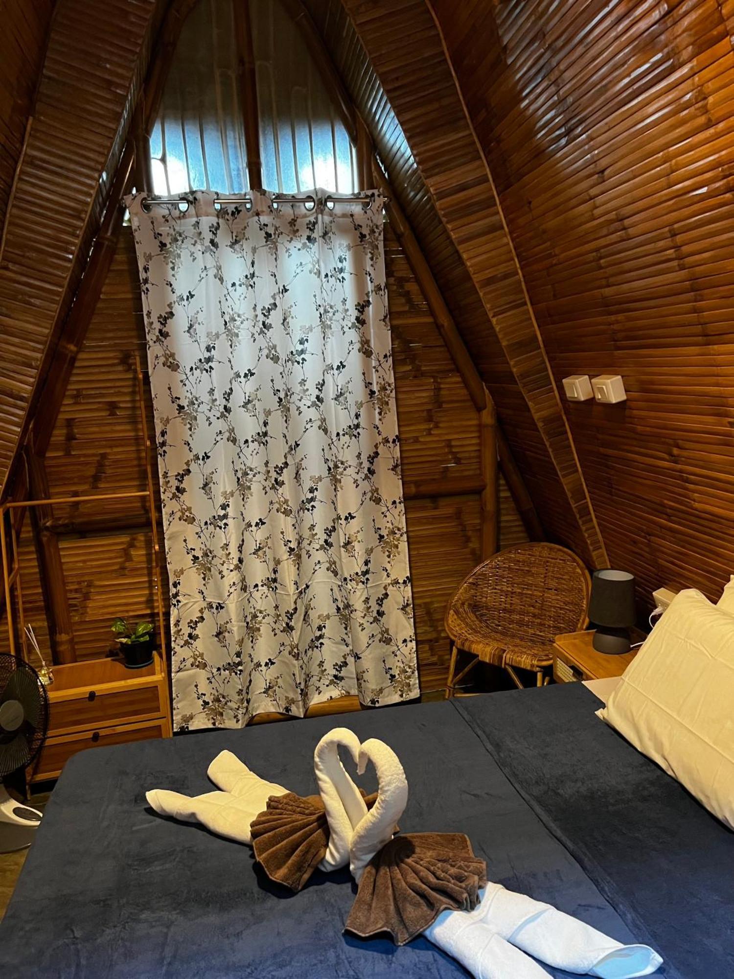 The Backyard Inn Моалбоал Екстер'єр фото